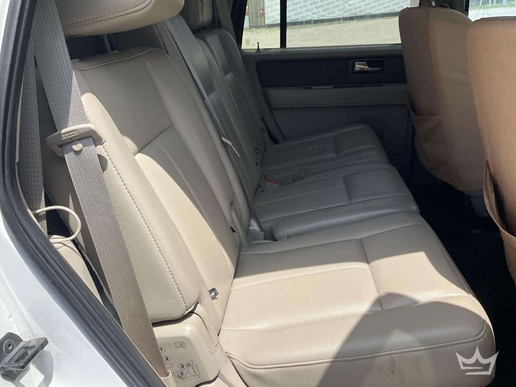 2012-ford-expedition-image-22
