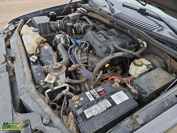 ford-explorer-sport-trac-image-32