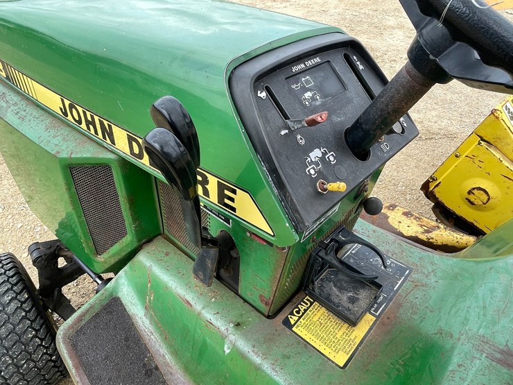 john-deere-318-image-10
