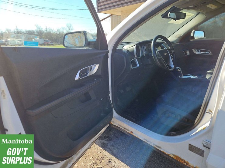 2015-chevrolet-equinox-image-17