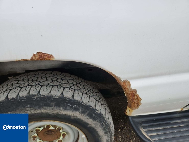 2014-ford-cargo-image-45