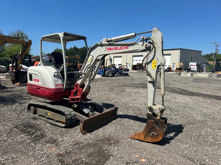 2020-takeuchi-tb230-image-6