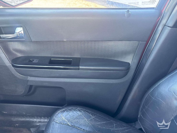 2012-ford-escape-image-17