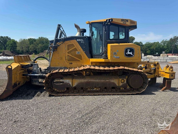 2021-deere-850l-wlt-image-9