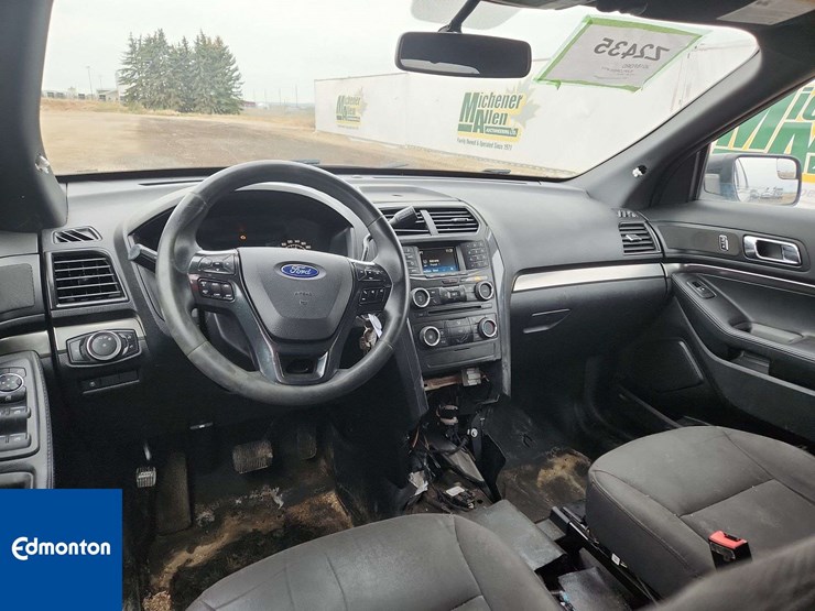 2018-ford-explorer-image-19