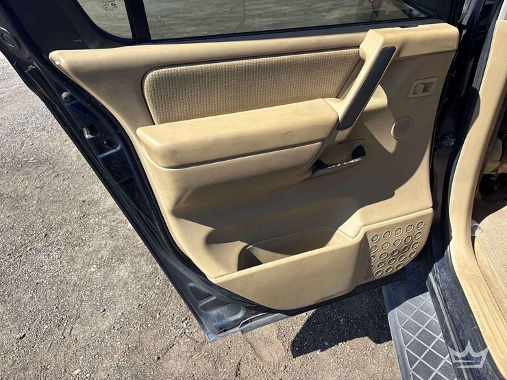 2007-nissan-armada-image-18