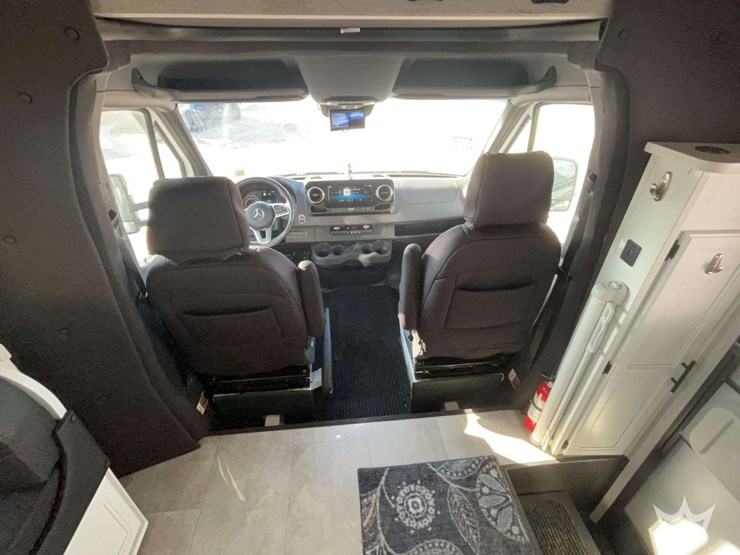 2021-mercedes-benz-sprinter-3500-xd-image-38