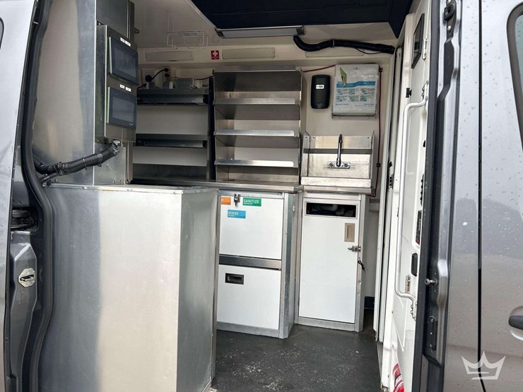2021-mercedes-benz-sprinter-4500-image-22