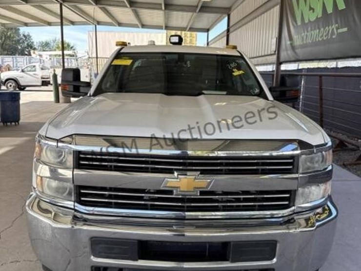 2015-chevrolet-silverado-2500hd-image-3