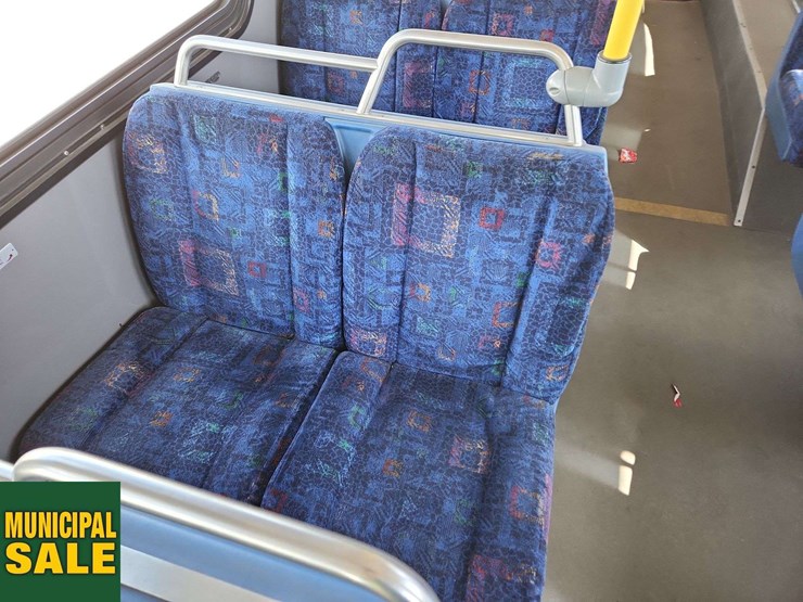 2006-new-flyer-d40lf-image-23