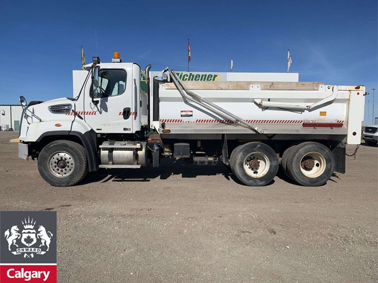 2015-freightliner-114sd-image-6