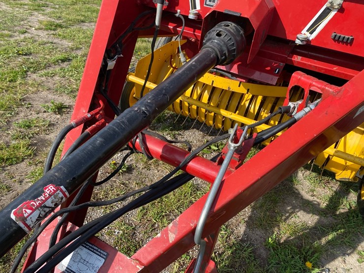 new-holand-7050-4x4-rd-baler-image-8