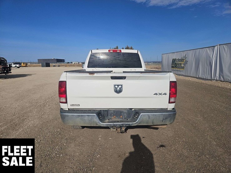 2015-dodge-1500-image-8