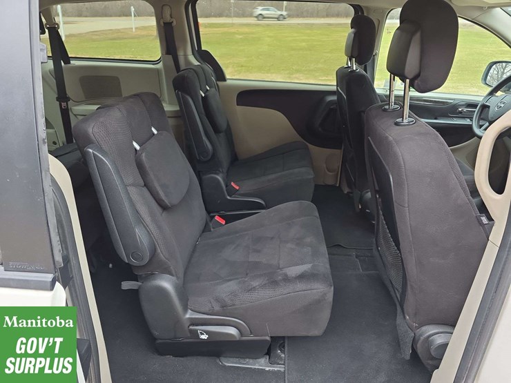 2011-dodge-grand-caravan-image-30
