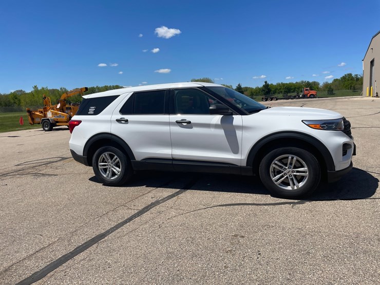 2022-ford-explorer-image-4