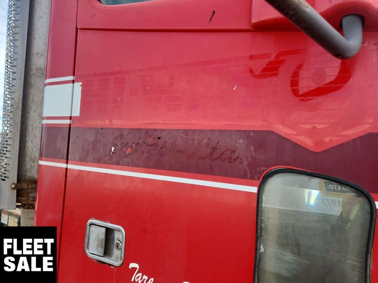 2005-freightliner-columbia-120-image-28