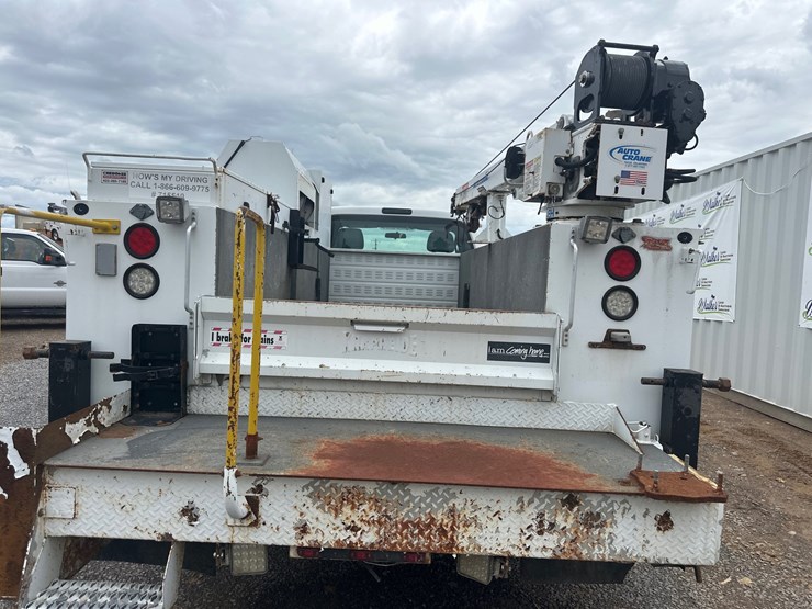 2016-ford-f550-image-15