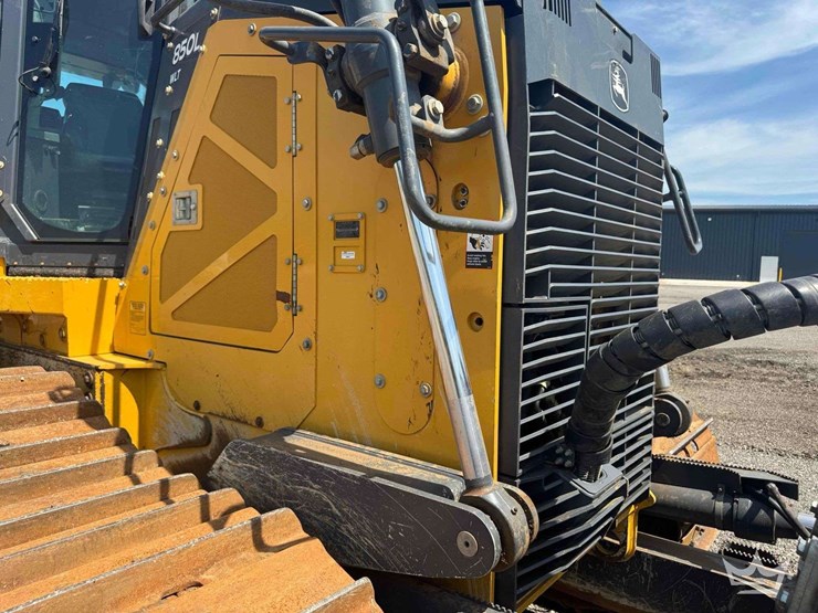 2021-deere-850l-wlt-image-27