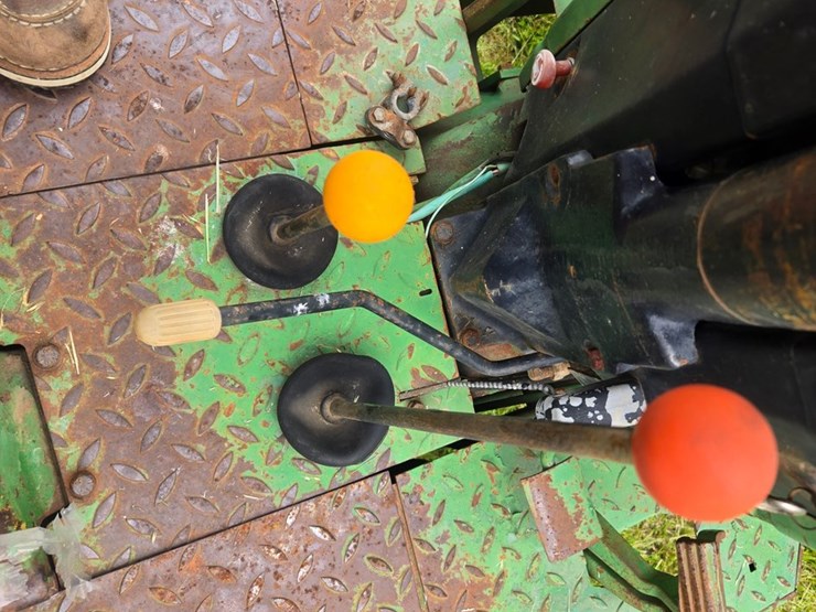 john-deere-2840-image-34