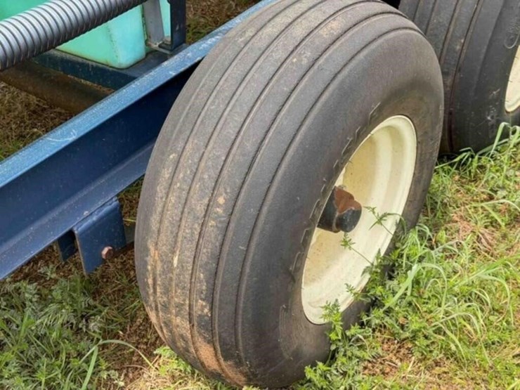 1000-gallon-nurse-tank-trailer-image-9