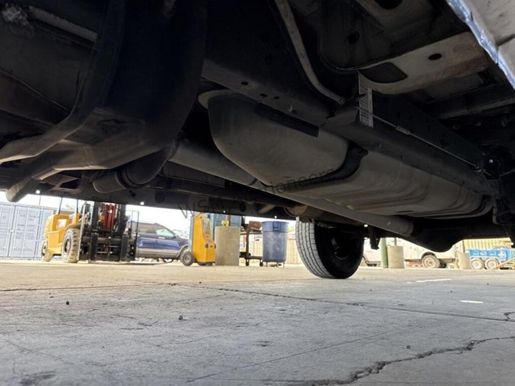 2006-ford-cargo-image-31