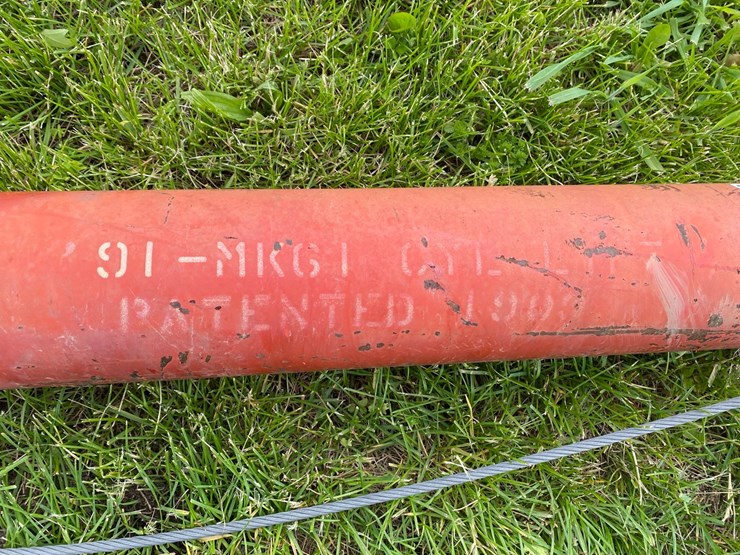 hutchinson-grain-auger-lift-cylinder-image-5