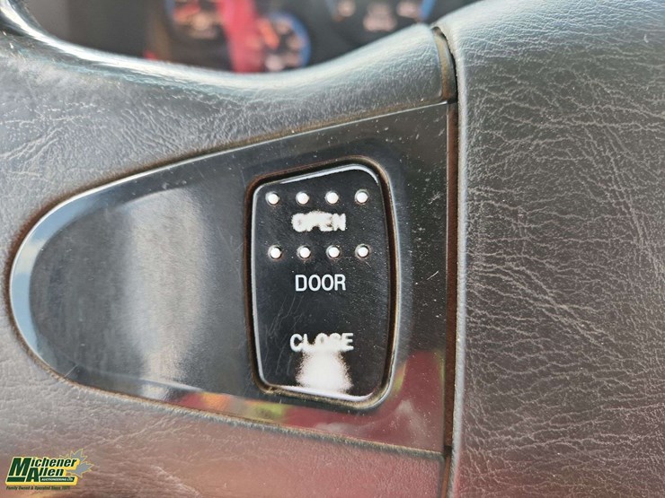 2011-ic-bus-ce-image-14