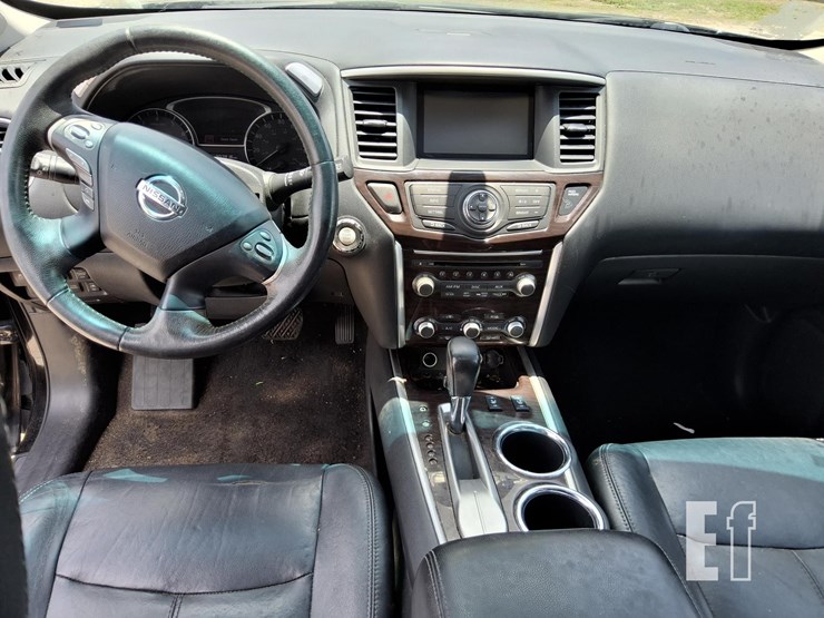 2013-nissan-pathfinder-sl-image-18