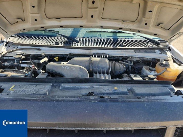 2014-ford-cargo-image-28