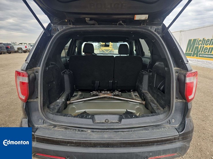 2019-ford-explorer-image-35