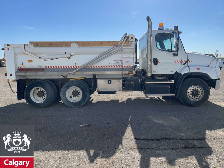 2015-freightliner-114sd-image-8