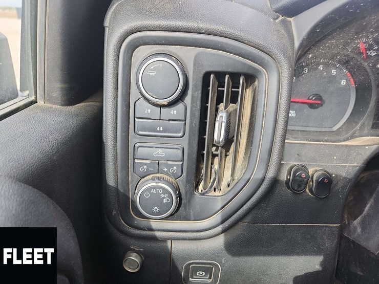 2020-chevrolet-silverado-2500hd-image-19