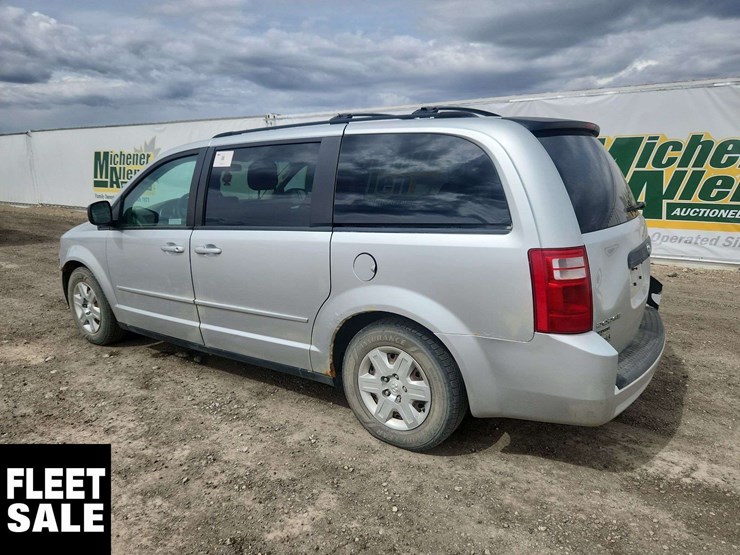 2010-dodge-grand-caravan-image-3