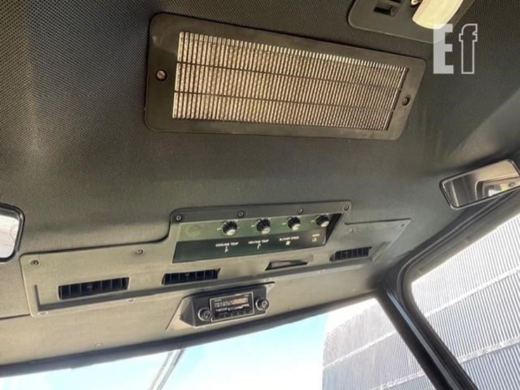 john-deere-2420-image-8