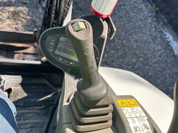 2019-bobcat-e35-image-21