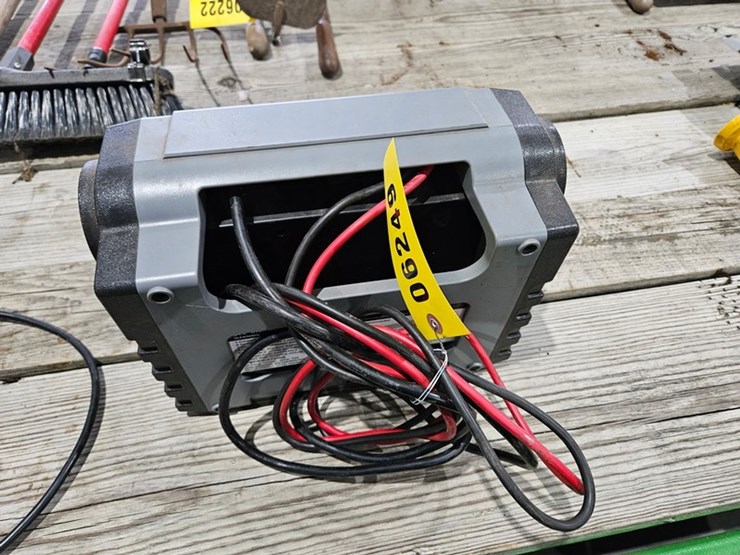#6249-•-peak-battery-charger-image-3