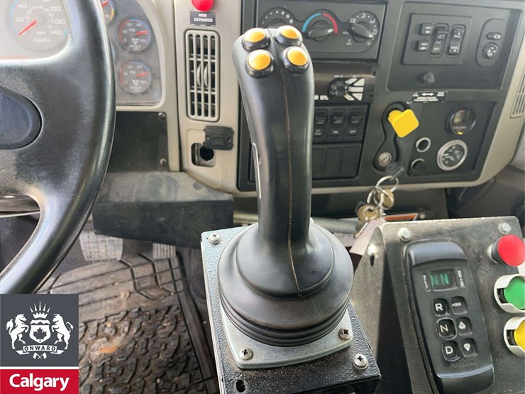 international-workstar-7400-image-19