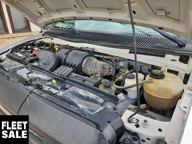 2011-ford-cargo-image-16
