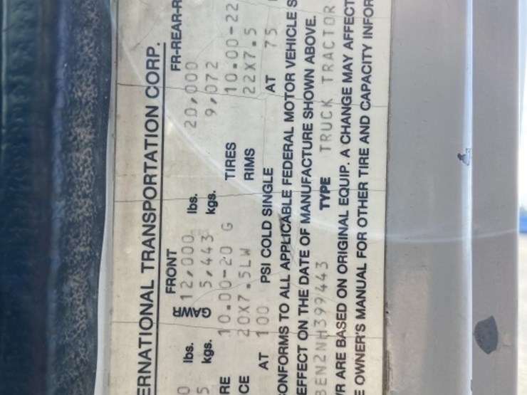 1992-international-8100-image-12