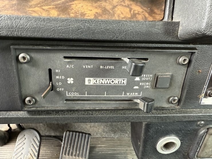 1994-kenworth-t800b-image-40