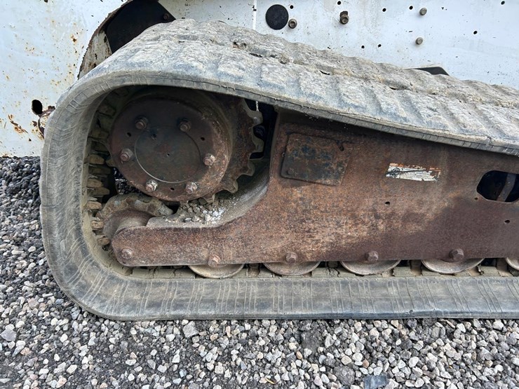bobcat-t320-image-14
