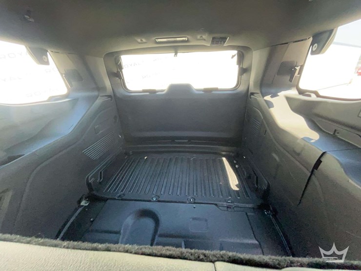 2021-chevrolet-tahoe-image-25