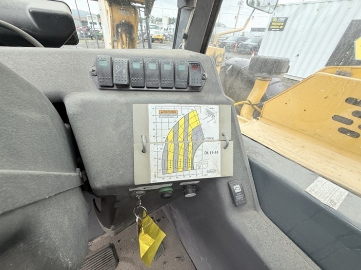 2010-gehl-dl11-44-image-17