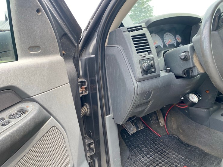 2008-dodge-2500-image-28