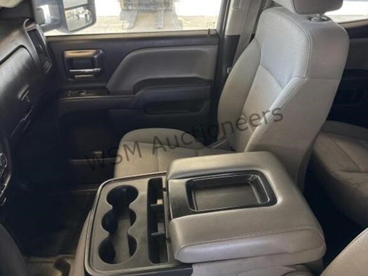 2015-chevrolet-silverado-2500hd-image-23