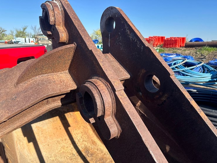 #4853-•-approx-62"-sand-excavator-bucket-image-6