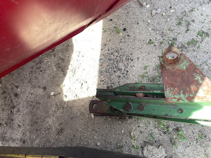 john-deere-8-image-28