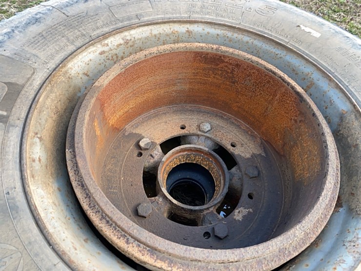4---dayton-hubs-with-11r22.5-tires-image-2
