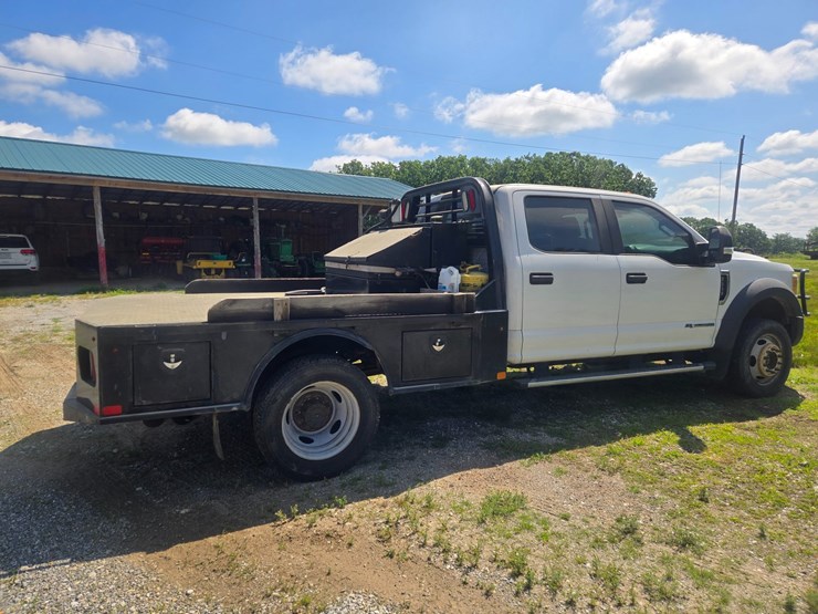 2017-ford-f550-image-16