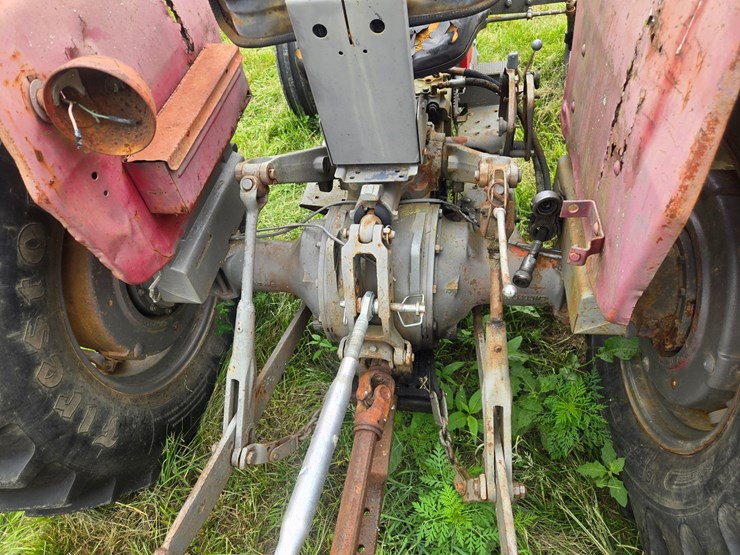 massey-ferguson-175-image-36